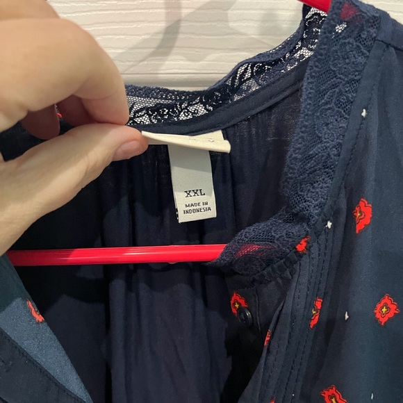 Navy and red mixed material shell. New but no tags. Size XXL - Picture 3 of 3